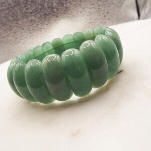 BEAUTIFUL GREEN AVENTURINE OVALS STRETCHY BRACELET 43